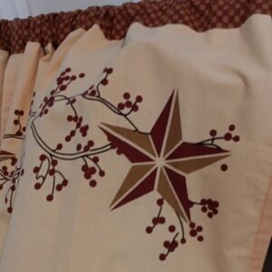Decorative Star and Berry Curtain Valance